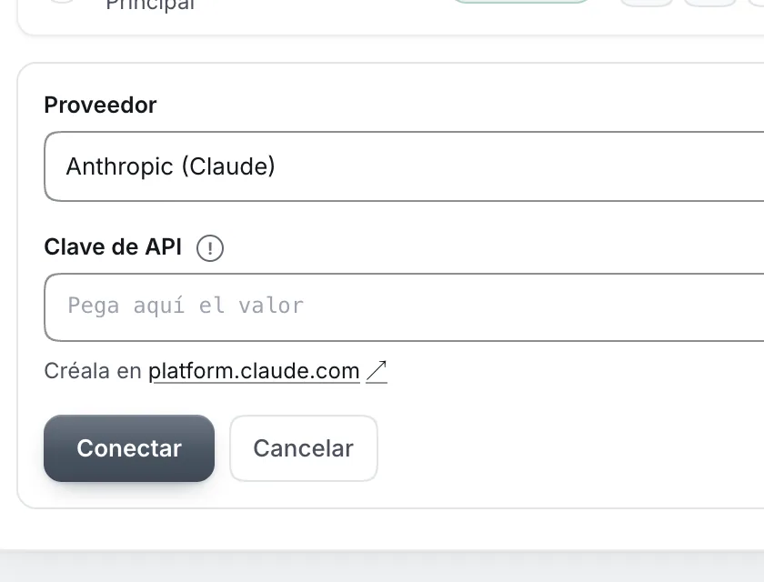 Pantalla «Configuración → Inteligencia artificial». Señalado con el número 3: la clave de API.