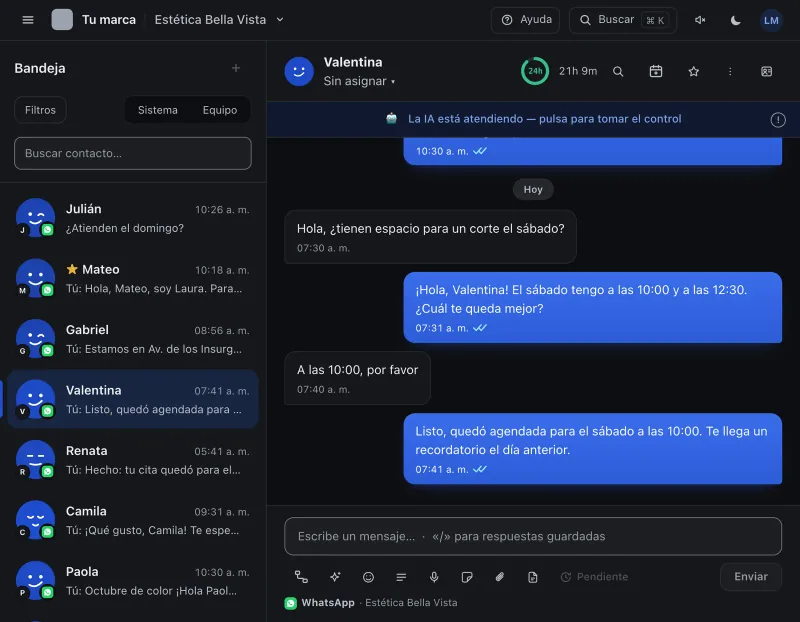 Pantalla «Bandeja de entrada». Señalado con el número 2: quién atiende el chat.