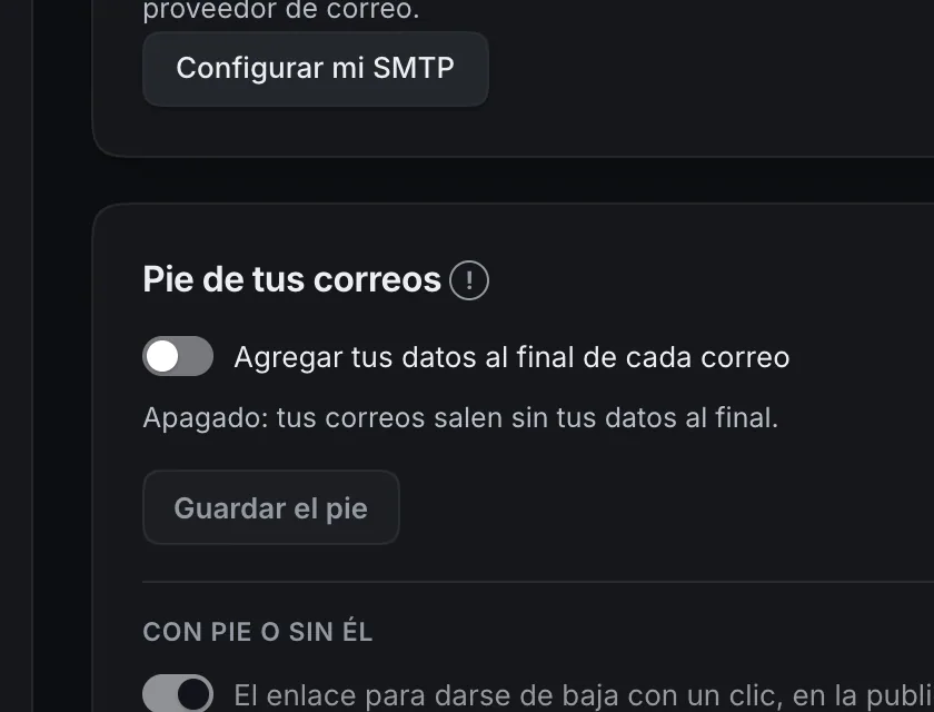 Pantalla «Configuración → Correo». Señalado con el número 4: el botón «Agregar tus datos al final de cada correo».